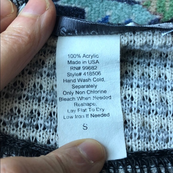 Sweater - Picture 5 of 5